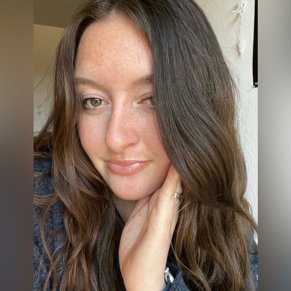 Meet your Posher, Olivia